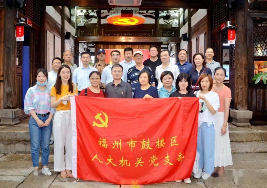 救援受困的小野猫